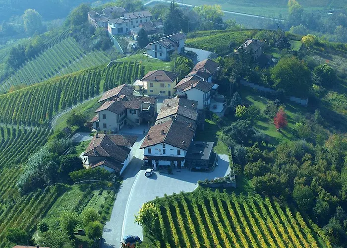 La Rosa Dei Vini 3* Серралунга-д'Альба